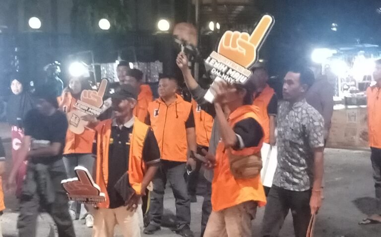 Pendukung Daeng Manye Kuasai Lokasi Debat