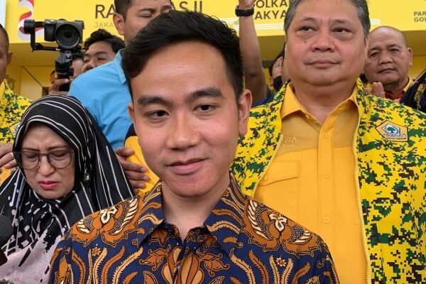 Isu Gibran Masuk Golkar, Bahlil: Nanti Kita Lihat Saja