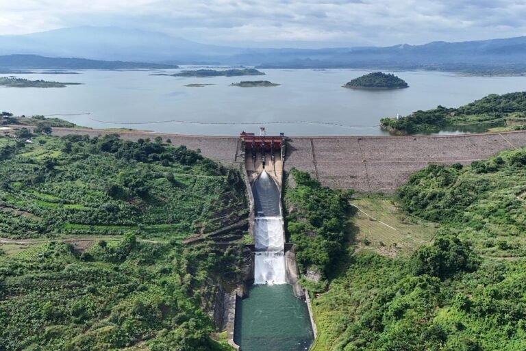 Dukung Swasembada Energi, Prabowo Resmikan PLTA Jatigede