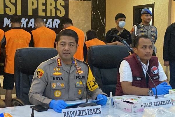 Bandar Narkoba Sapiria Makassar Pasang Pintu Besi untuk Hindari Penggerebekan Polisi. (Foto: Ist)