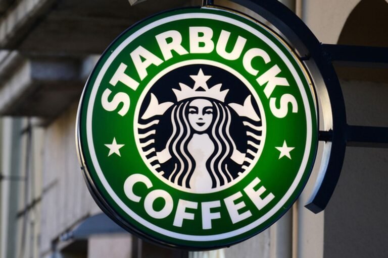 Starbucks Umumkan PHK 1.100 Karyawan Korporat Demi Efisiensi Operasional. (Foto: Kompas.com)