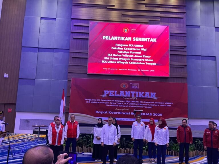 Lantik Pengurus IKA Unhas di Makassar, Andi Amran Sulaiman Tekankan Perkuat Sinergi Antar Alumni