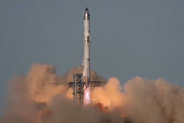 Ledakan SpaceX Starship Ganggu Lalu Lintas Udara, FAA Lakukan Investigasi. (Foto: The New York Times)