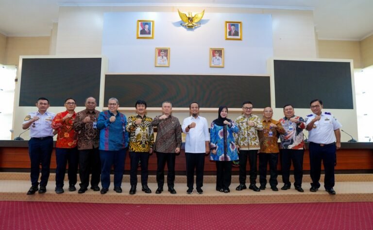 Andi Sudirman Paparkan Program 'Sulsel Terkoneksi' di Hadapan Menteri Perhubungan. (Foto: Humas Pemprov SUlsel)