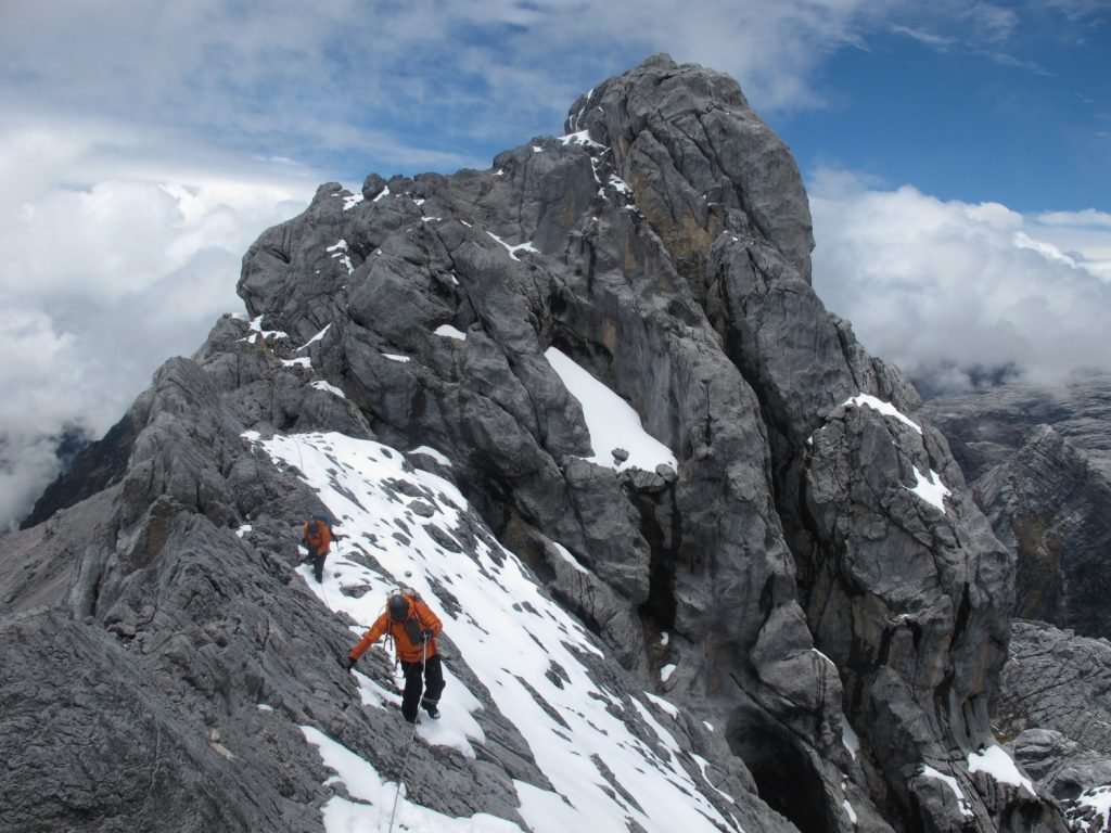 Dua Pendaki Tewas di Puncak Carstensz akibat Cuaca Buruk, Tiga Lainnya Selamat. (Foto: ist)