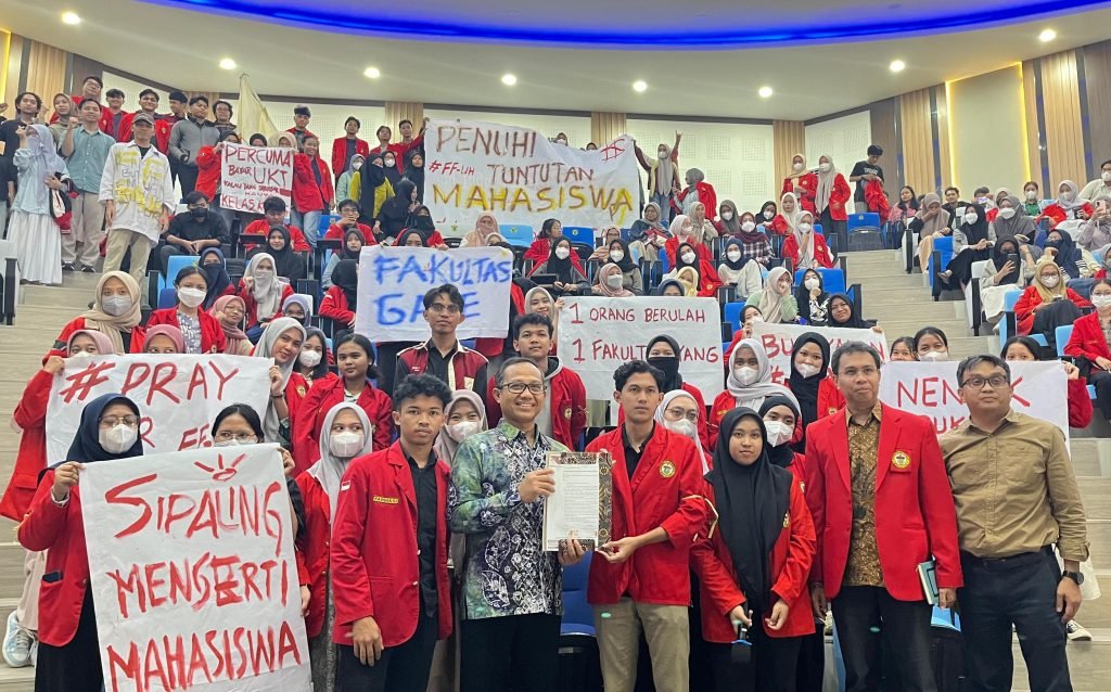 Mahasiswa Farmasi Unhas Berunjuk Rasa, Dekan: Tuntutan Sudah Diselesaikan Sebelum Aksi. (Foto: ist)