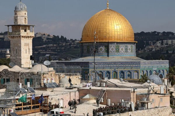 Ketegangan Memuncak, Pasukan Zionis Israel Serbu Masjid Al Aqsa dan Sita Pengeras Suara. (Foto: ist)