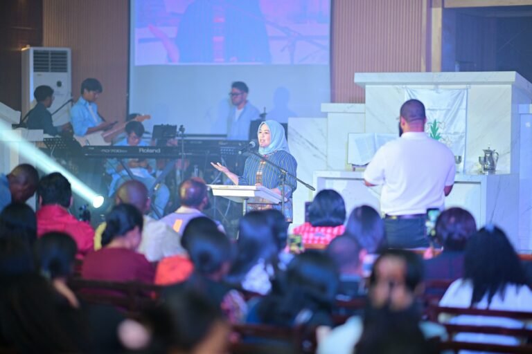 Fatmawati Rusdi Berbaur dengan Ribuan Umat Kristiani dalam Ibadah Akbar “Peace Maker”