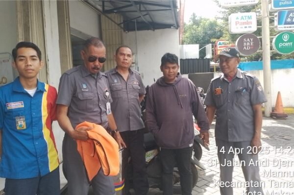 Langgar Aturan, Perumda Parkir Makassar Sita ID Card dan Rompi Jukir Resmi