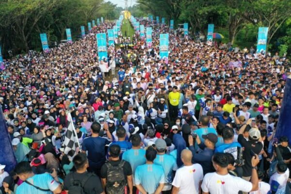 Gubernur Sulsel Lepas Ribuan Peserta Fun Run Luwu Timur 2025 dan Gerakan Anti Mager