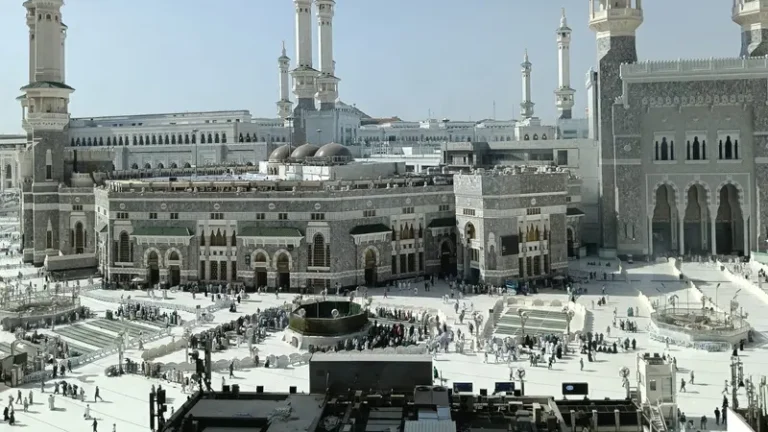 Imam Besar Arab Saudi Tegaskan Haji Ilegal Adalah Dosa Besar