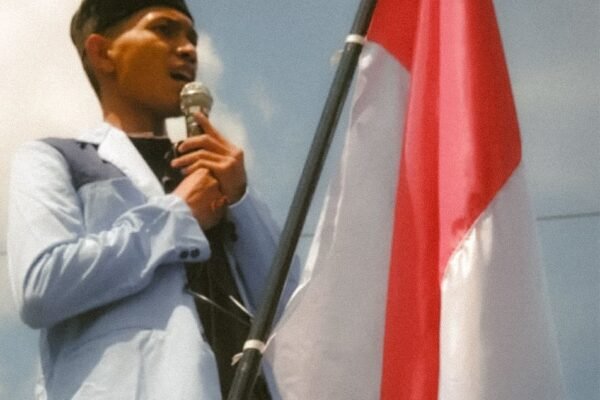 Bendera One Piece dan Kekosongan Nasionalisme Kita: Kritik Diam Dari Generasi Muda