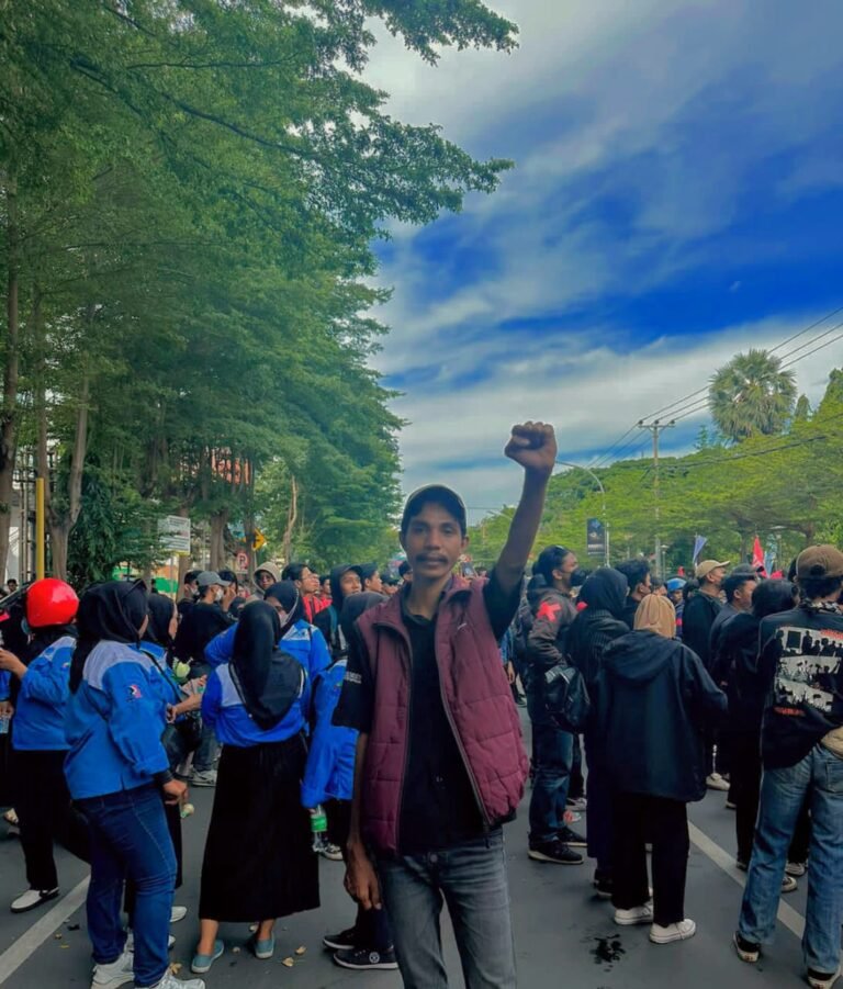 KP-GRD Desak Pemerintah Hentikan Pembangunan Ratusan Fasilitas Pariwisata di Pulau Padar