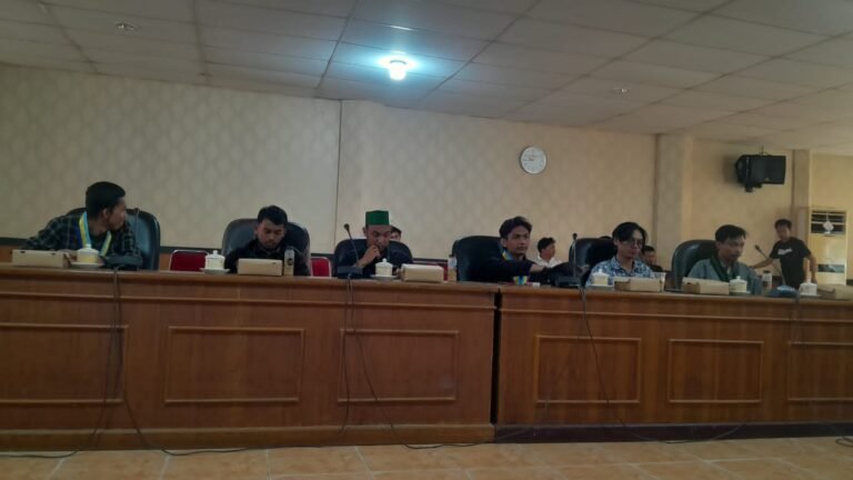 Aktivis Di Bone Walk Out Saat RDPU Terkait PBB-P2 Terlambat dan Sarat Pencitraan