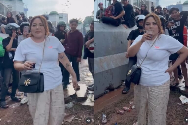 Eks Model Majalah Dewasa, Lisa Mariana, Turun ke Jalan Bersama Pendemo