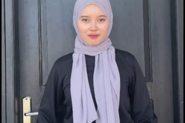 Nur Hayana, Putri sederhana dari Latar Belakang Pesantren Siap Maju Sebagai Bakal Calon Ketua IMPIB Kendari 2025–2027