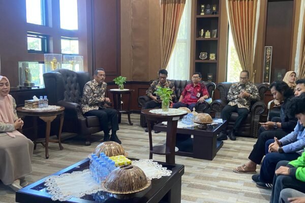 Audiensi dengan Bupati Sinjai, Ketua Umum KKMS UINAM Desak Pembangunan Asrama Mahasiswa dan Keterbukaan Beasiswa