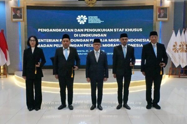 Mukhtarudin Lantik Empat Staf Khusus KemenP2MI Perkuat Perlindungan Pekerja Migran
