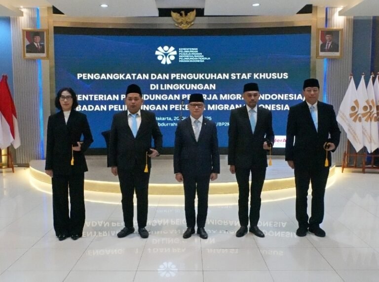 Mukhtarudin Lantik Empat Staf Khusus KemenP2MI Perkuat Perlindungan Pekerja Migran