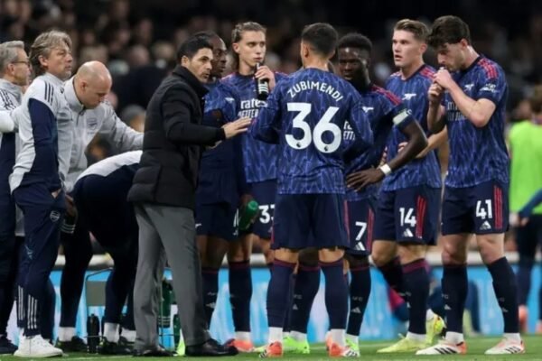 Arsenal Kokoh di Puncak, Liverpool Terpuruk, Chelsea dan MU Mulai Bangkit