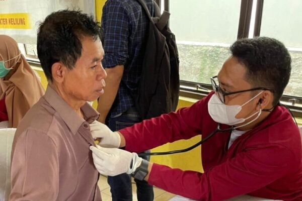 Refleksi Hari Dokter Nasional ke-75: Saatnya Wujudkan Pemerataan Akses Kesehatan di Indonesia