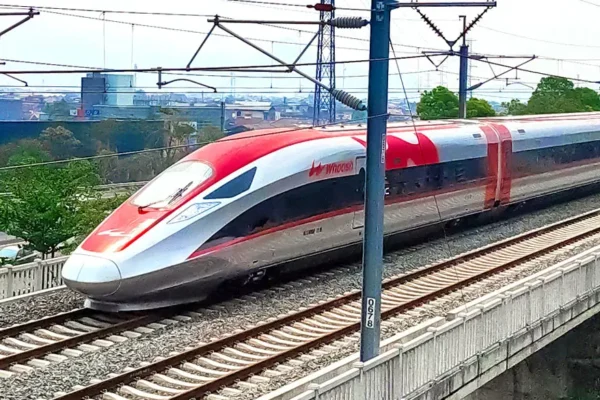 Danantara Kaji Opsi Penyelesaian Utang Proyek Kereta Cepat Jakarta-Bandung