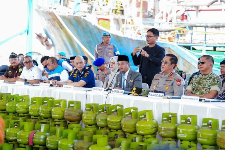 Polda Sulsel Bongkar Jaringan Penyalahgunaan BBM Subsidi, Sita Kapal Tanker dan Belasan Truk Tangki